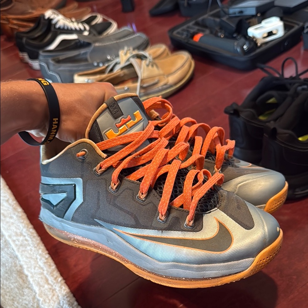 Nike LeBron 11 low “Lava”